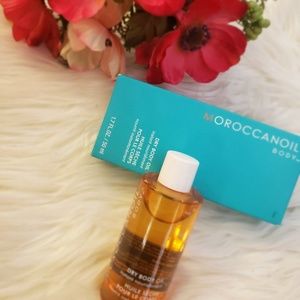 Moroccanoil body oil.